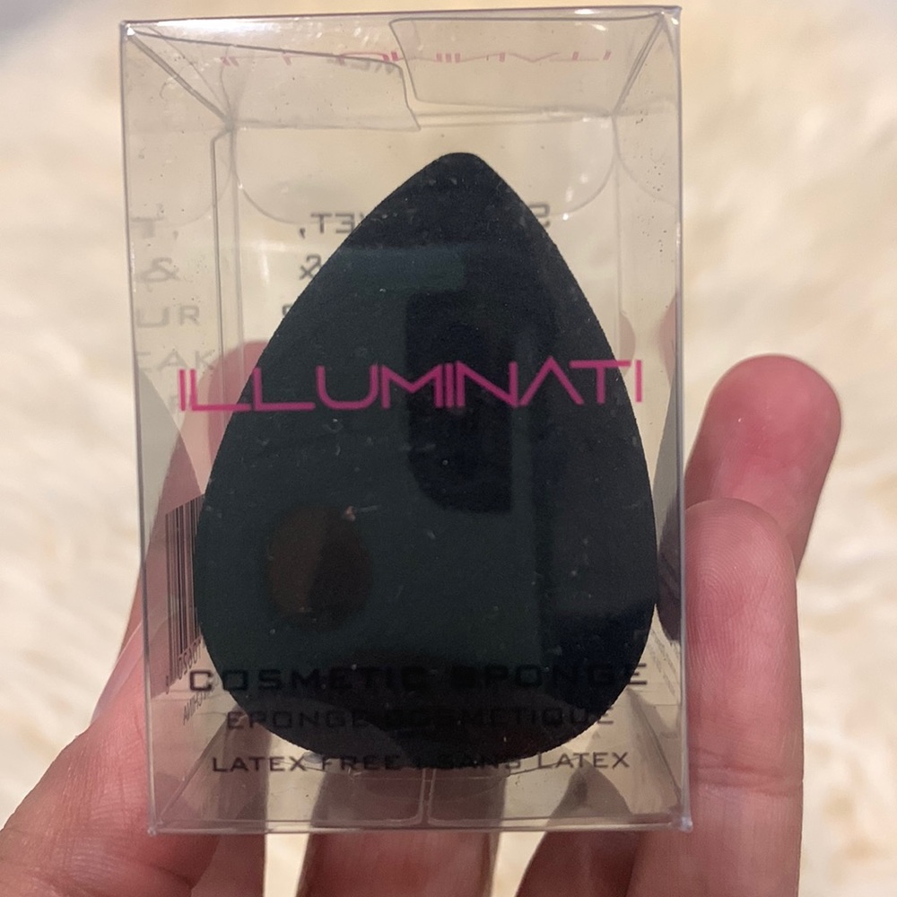 Illuminati Black Makeup Cosmetic Sponge